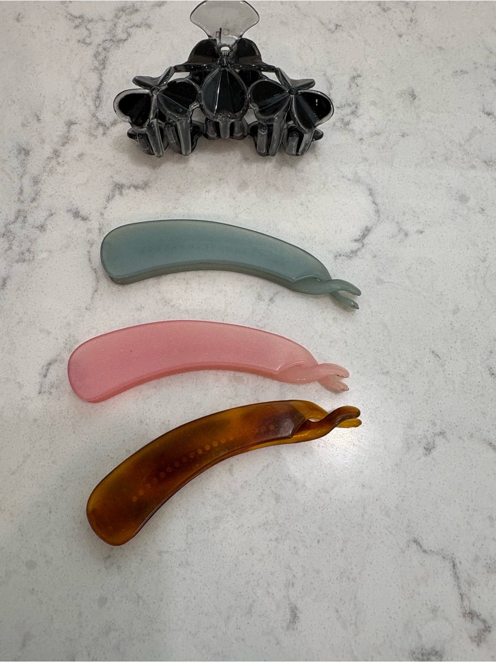 Set of 3 Women’s Hair Banana Clips in Pink, Green, and Brown.  Black claw clip